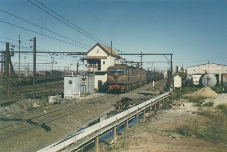 
Enfield north box, with 4622 and another unidentified 46 loco.
