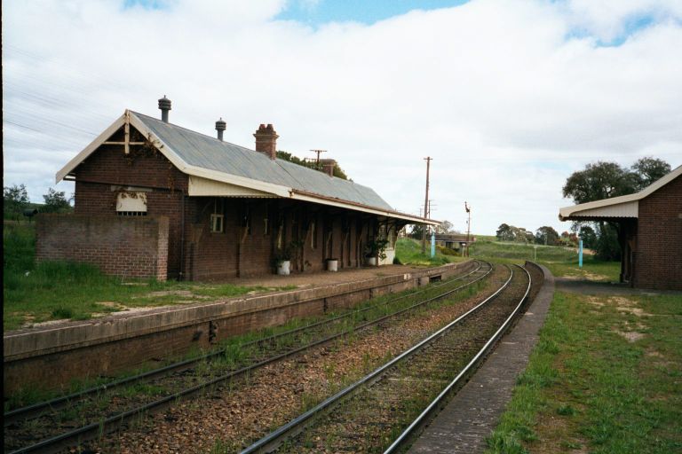 
The abandoned double-platform station at Galong is still in good condition.
