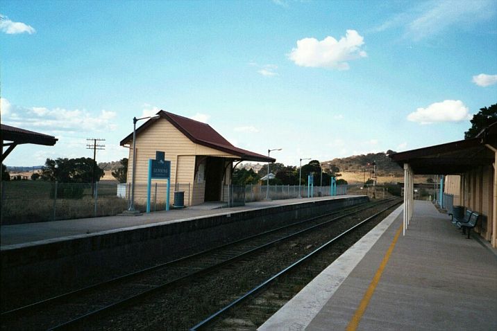 
The up platform, looking in the direction of Sydney.
