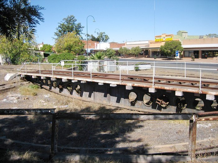 A side-on view of the operational turntable in the yard just north of Nyngan station.