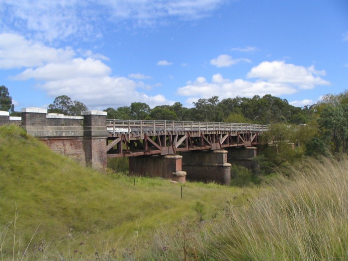A closer view of the historic Queen truss bridge over Tenterfield Creek.