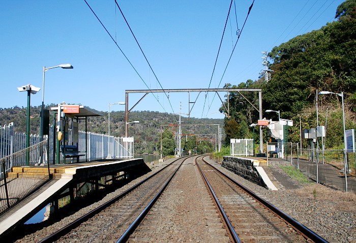 The view looking toward Sydney, showing the station platforms.