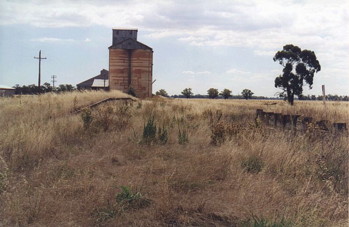 
The goods (left) and passenger (right) platforms, with the silo in
the background.
