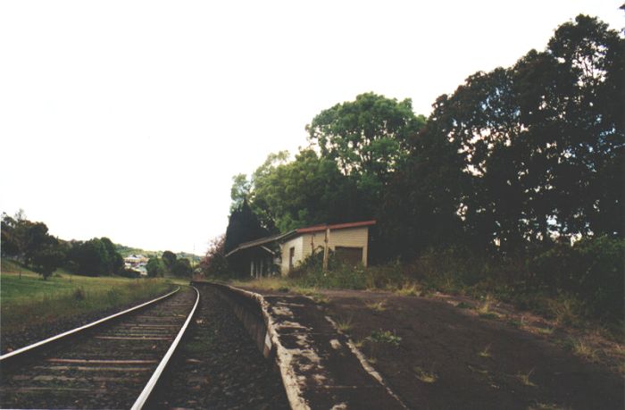 
The view looking along platform towards Byron Bay.
