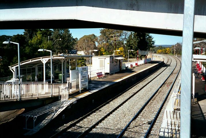 
The down platform, looking in the direction of Moss Vale.

