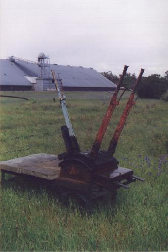 
Lever Frame "A" is still present next to Berrigan platform.
