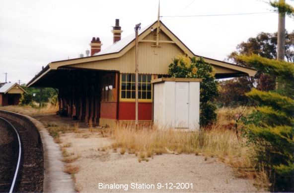 
Looking along Binalong station, from the Harden end of the platform.
