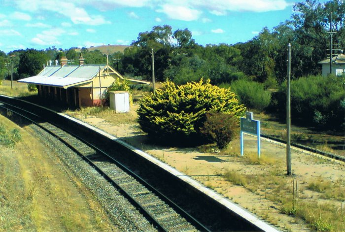 The view from the nearby overbridge, looking back towards Yass.