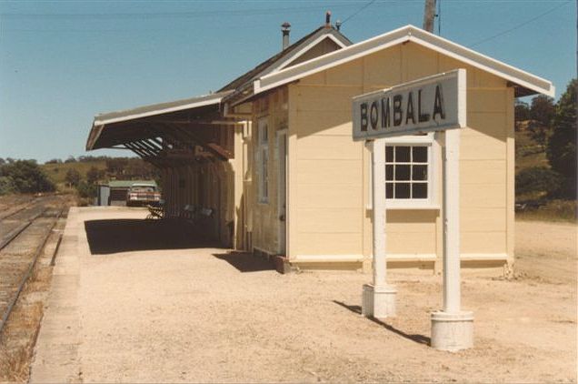 
The view looking down the platform towards the terminus.
