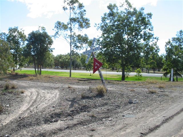 
A crossing near the southern entrance to the Bourke Yard.
