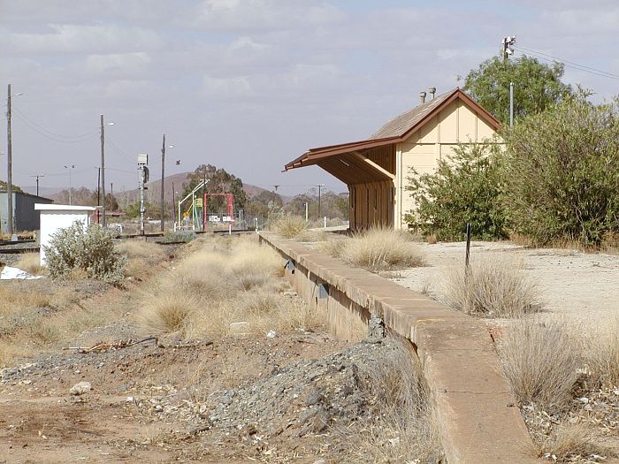 
A view of an old station and platform at Broken Hill, located about 600m
east of the current station.
