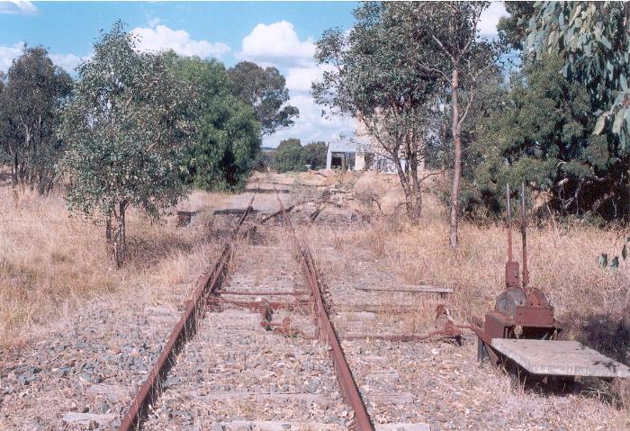 The Western (Corowa) end of the Burrumbuttock yard showing 'B' frame on the right and the silo complex in the distance.