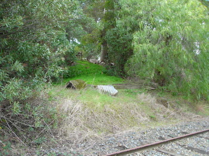 More ruins within the yard.