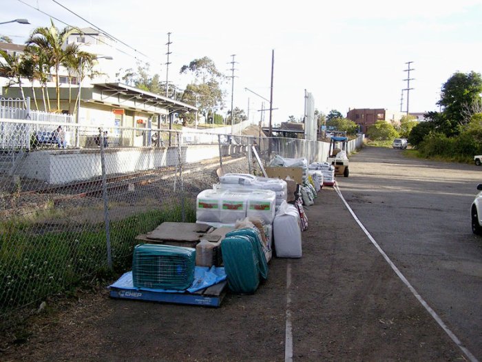 Looking south from the same spot, showing remnants of the produce siding and the proximity of the siding to the current station. You can see a single rail branching off to the west from the produce siding - this may have been the beginning of the old Electricity Commission siding, but without a track diagram I cannot be sure.