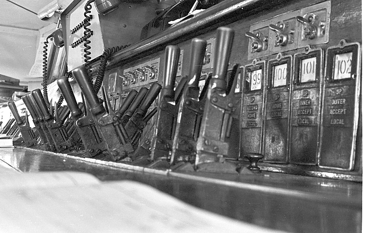 
A close-up view of the minature points levers in the Wells Street box.
