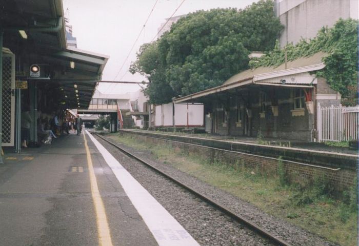 
The view looking towards the original platform 1.  This platform will be
brought back into use with the advent of the Epping-Chatswood rail
link.
