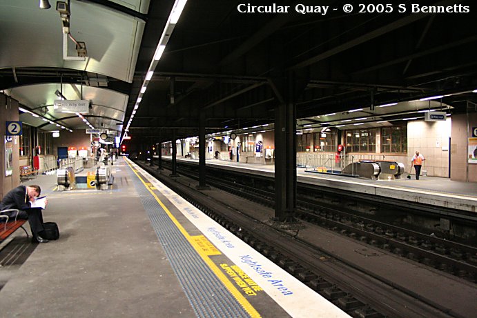 The view from platform 2 looking towards platform 1 and the St James end of platforms (eastern end).