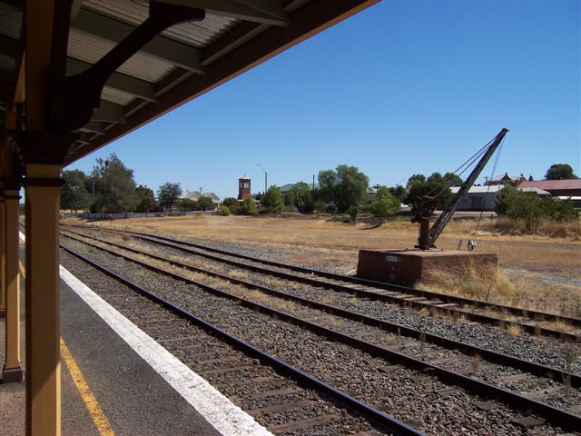 
The jib crane, looking towards Narrandera.
