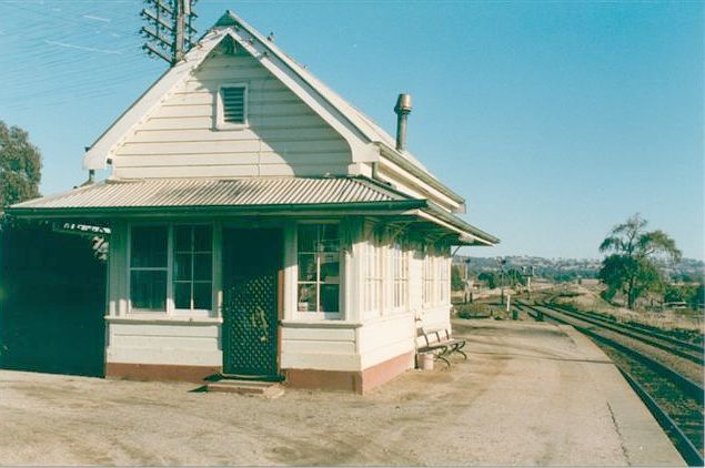 
The signal box on the platform.
