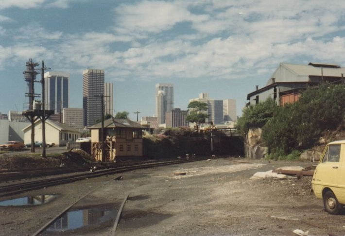 
Union Street Box controlled the entrance to Darling Island goods yard and
the Pyrmont power station.
