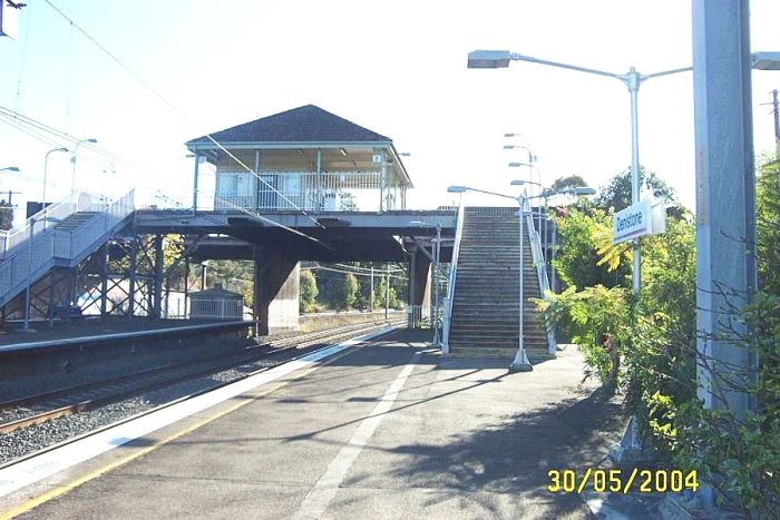 The entrance to the station from Gordon Cresent.