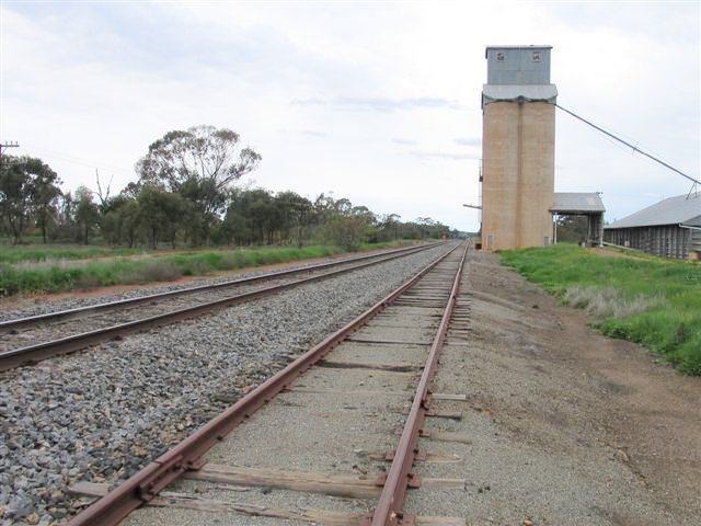 The view looking east towards Sydney.  The main line is on the left, with the loop siding on the right.