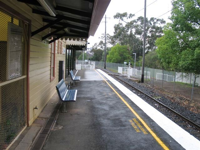 
The view looking south along the platform towards Clyde.
