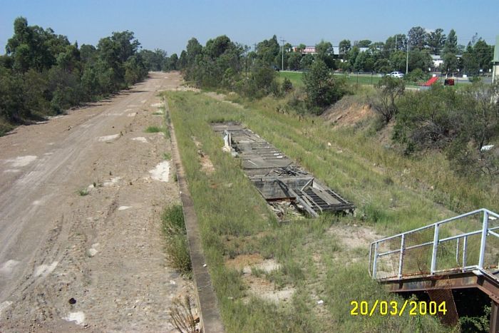 
By 2004 the remains of the sidings and related infrastructure have been
removed.
