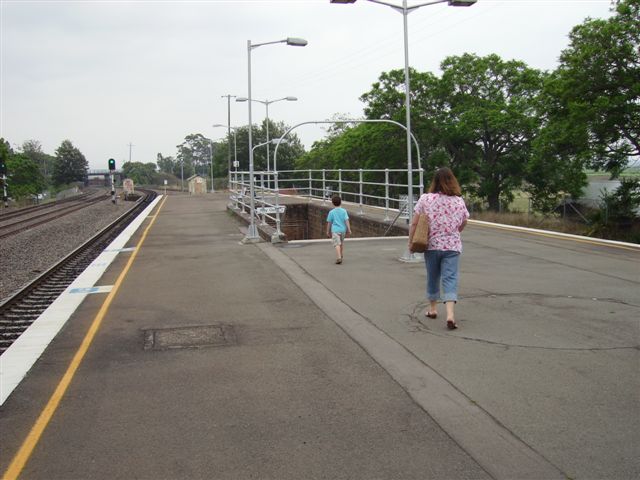 Looking at the western end of East Maitland island platform.
