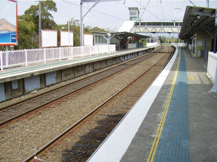 The view of Engadine station from the up platform looking south towards Wollongong.