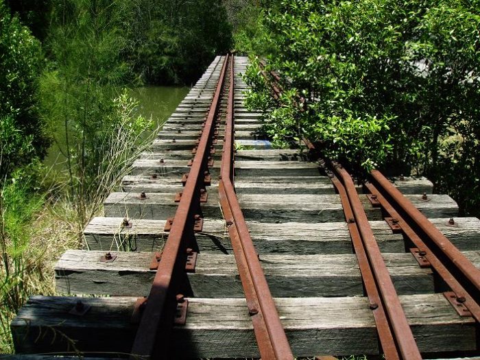 The bridge over Mudd Creek, to the south of the location.