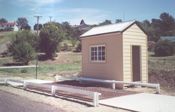 
The weighbridge located just behind the station. Even this small
facility has been beautifully restored to complement the rest of
the station precinct.
