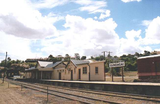 
A view along the restored platform looking towards Tumut.
