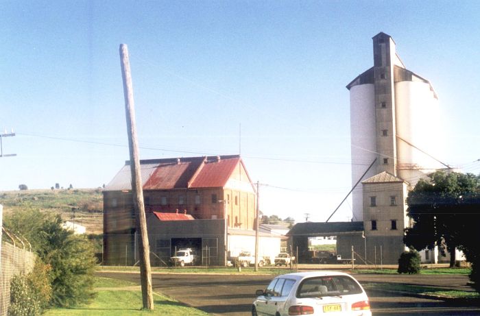 
The road-side view of the silos at Gunnedah.
