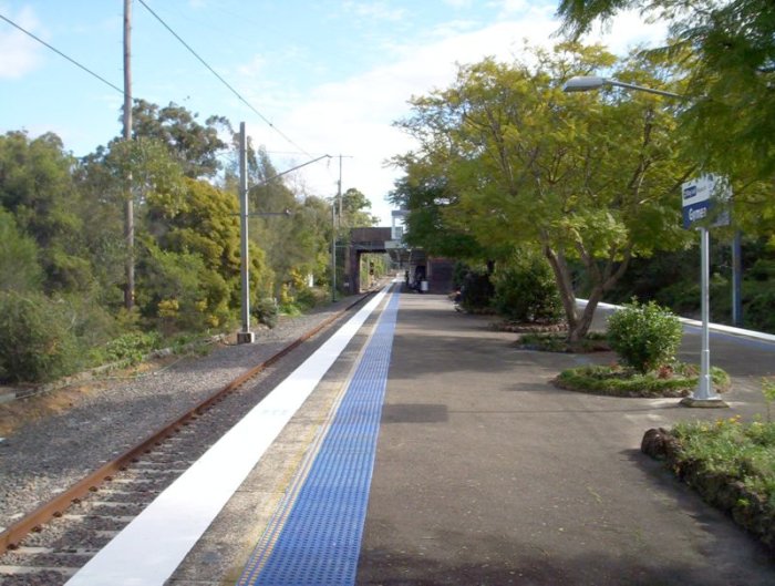 Number 1 platform at Gymea, as viewed looking towards Sutherland.