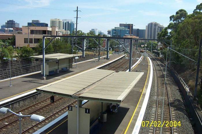 
The view looking towards Parramatta along the platforms.
