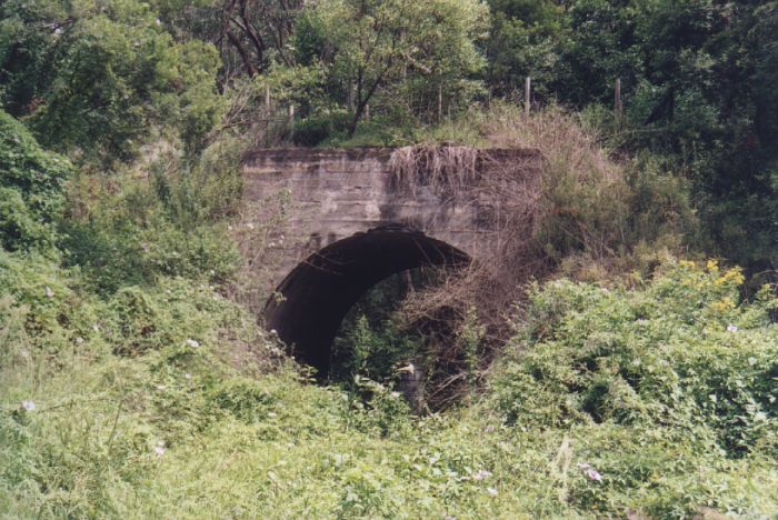 
About 100m to the south of Kahibah, the line crossed over a creek using
this concrete bridge.

