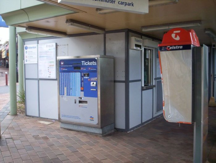 The ticket office, ticket machine and phone at Kirrawee.