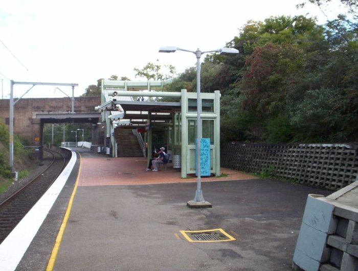 A closer view of the waiting area at Kirrawee.