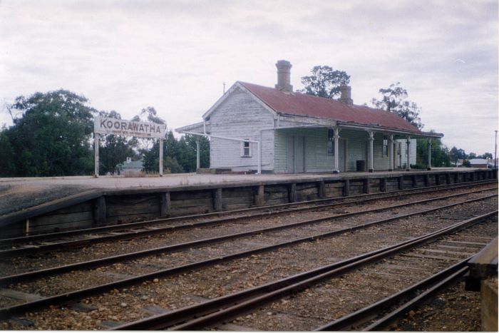 
The view of the station from the Young-Cowra road looking towards Cowra.
