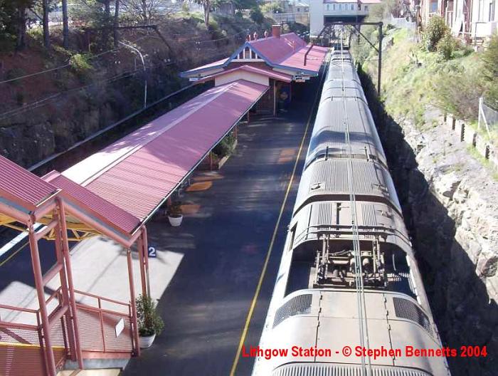 
The view looking down over platform 2 with a west-bound service stopped at
the station.
