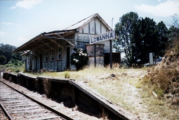 
The remains of Lowanna Station, with the building still standing.
