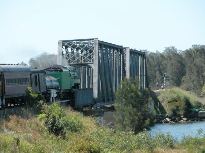 The Nambucca River bridge at Macksville. 