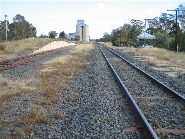 
Mendooran looking towards Troy Junction.
