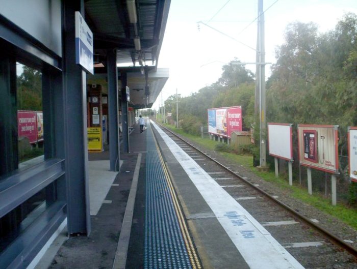 Number 1 platform at Miranda, as viewed looking towards Cronulla.