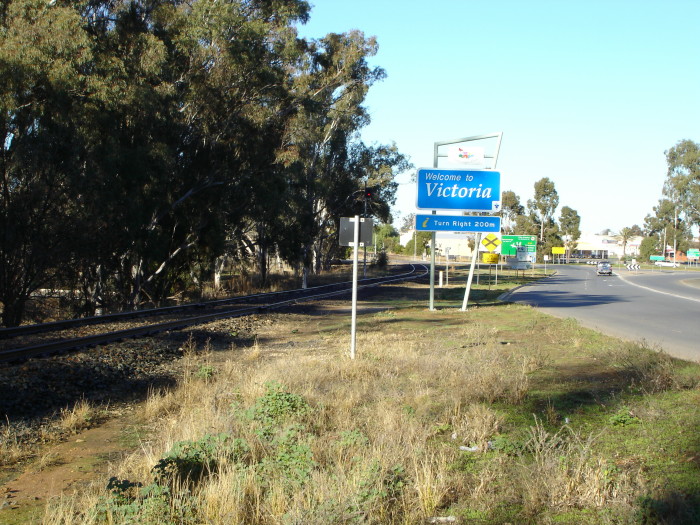 The view looking south as the track curves towards Echuca having just crossed the border.