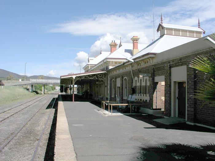 
The view looking north along the platform.
