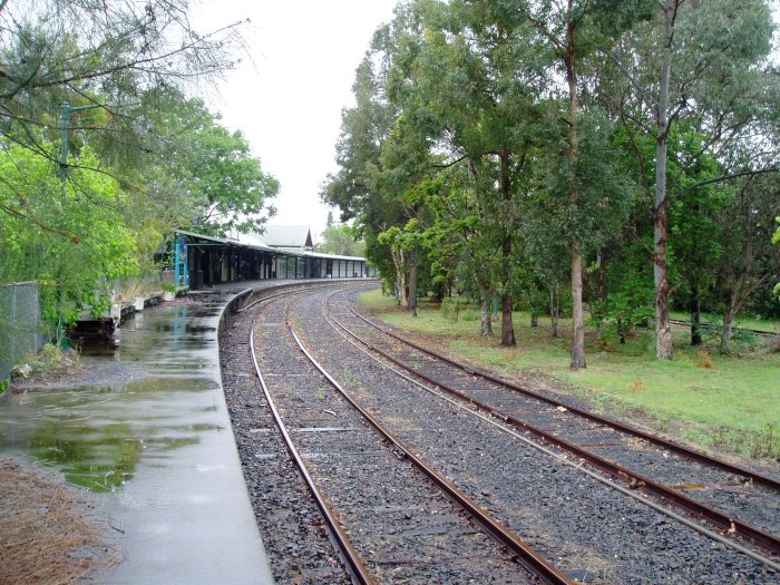 The view looking north along the curved platform