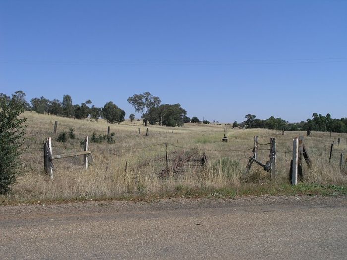 
The road has well and truly cut the track at the northern end of the loop.
