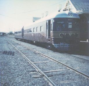 
2 car diesel railset 603/703 waiting to depart for Tocumwal.
